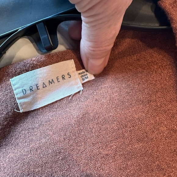 Dreamers rust color sweater - Picture 8 of 10